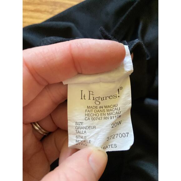 It Figures Black Pull On Athletic Skirt, Size 20W - Picture 4 of 7